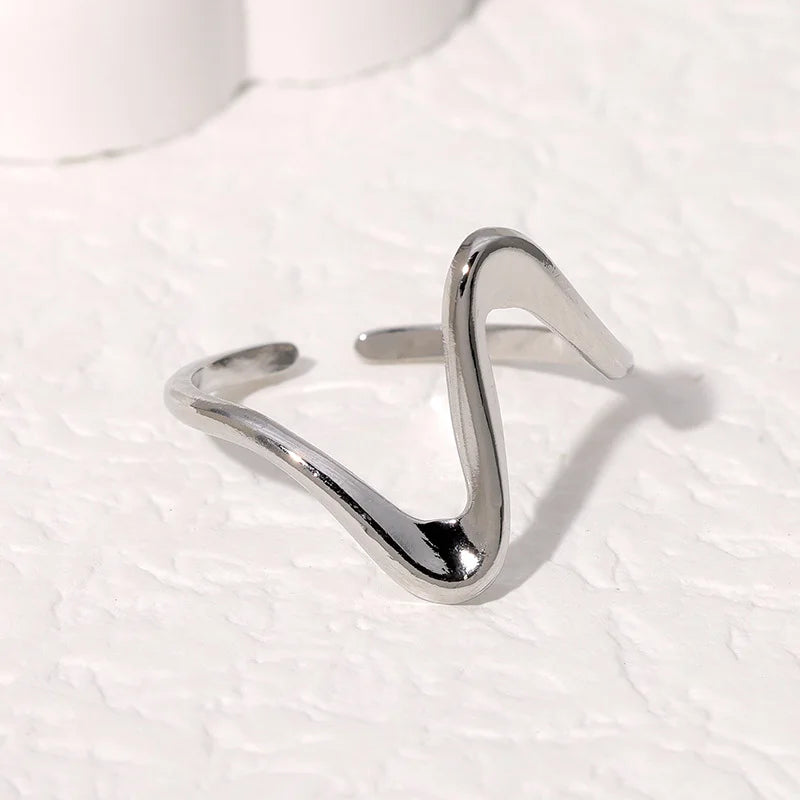 Adjustable Wavy Ring