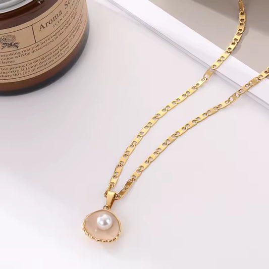 18K Gold-Plated Pearl Pendant Necklace