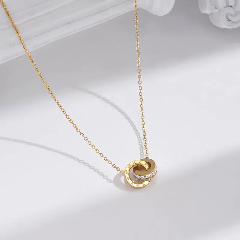 Interlocking Circle Pendant Necklace