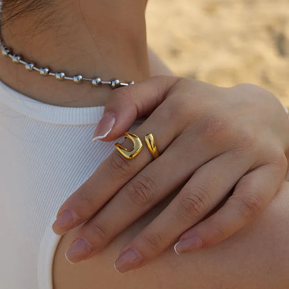 Abstract Loop Gold Ring| 18K Gold Plated