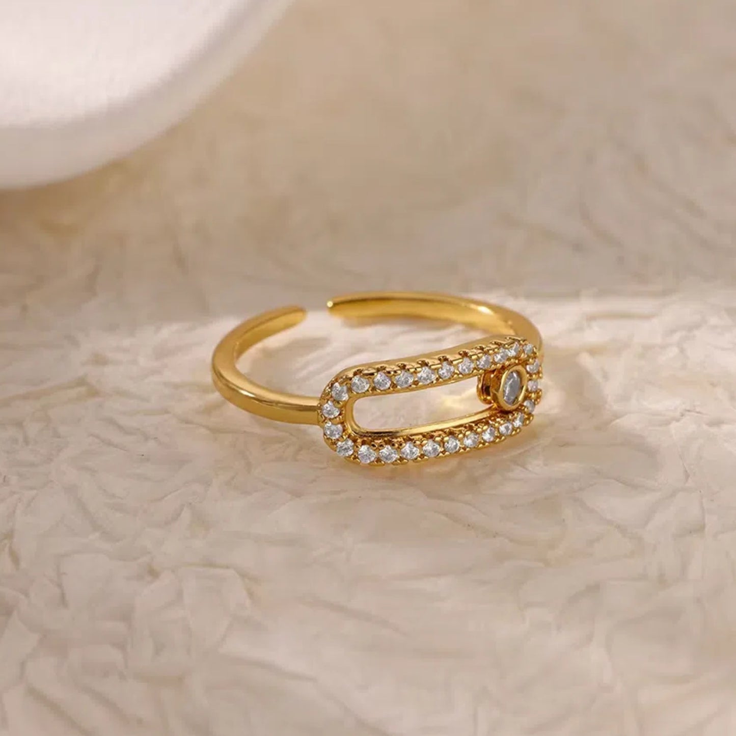 Gold Pavé Link Ring