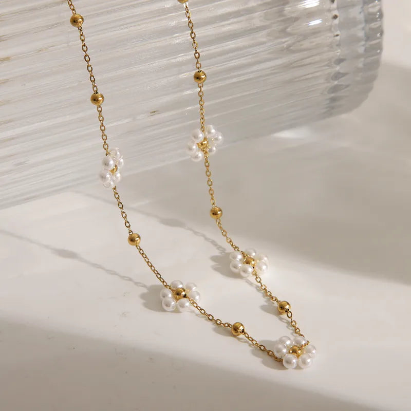 Dainty Beaded Pearl Flower Necklace