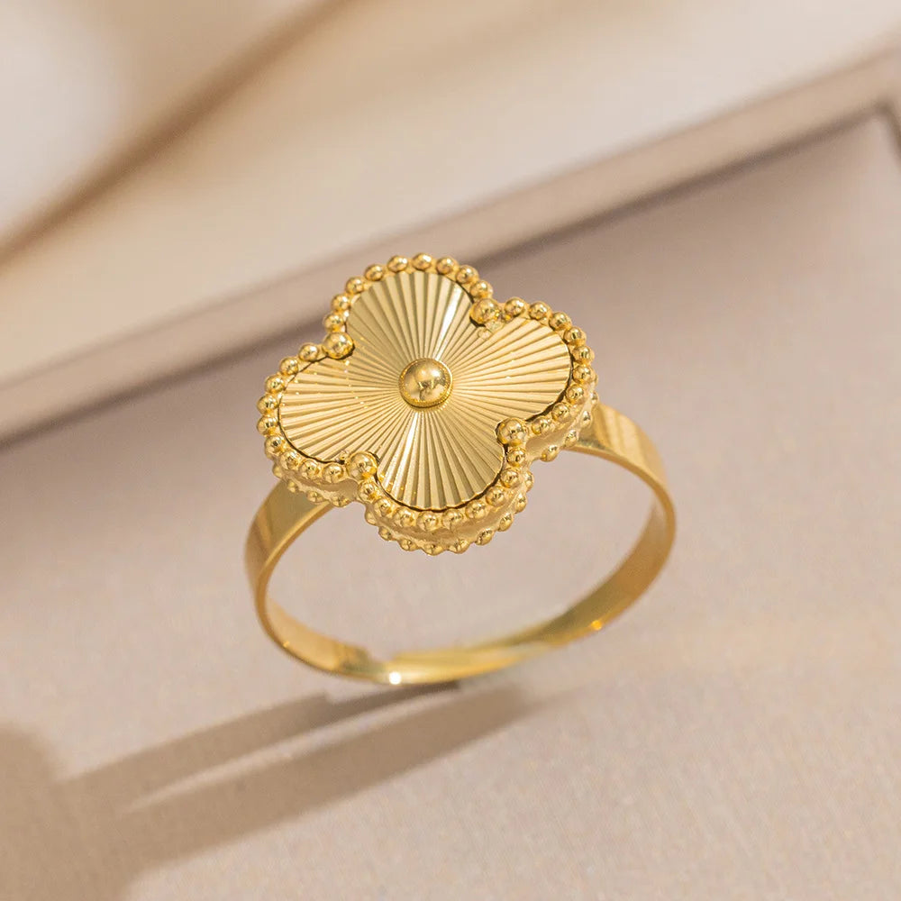 Clover Rings