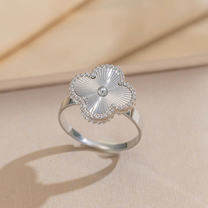 Clover Rings